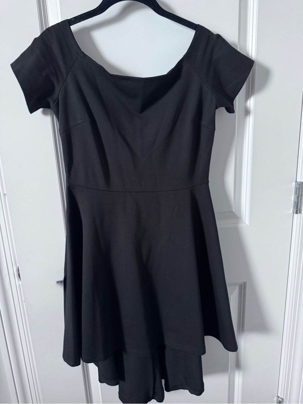 Sarin Mathews black off-the-shoulder short-sleeve high-low cocktail Dress-Medium